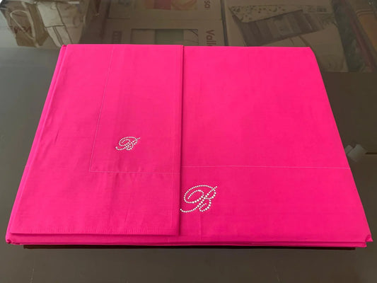 Set di biancheria da letto rosa fucsia con iniziali decorate da strass, lusso Made in Italy